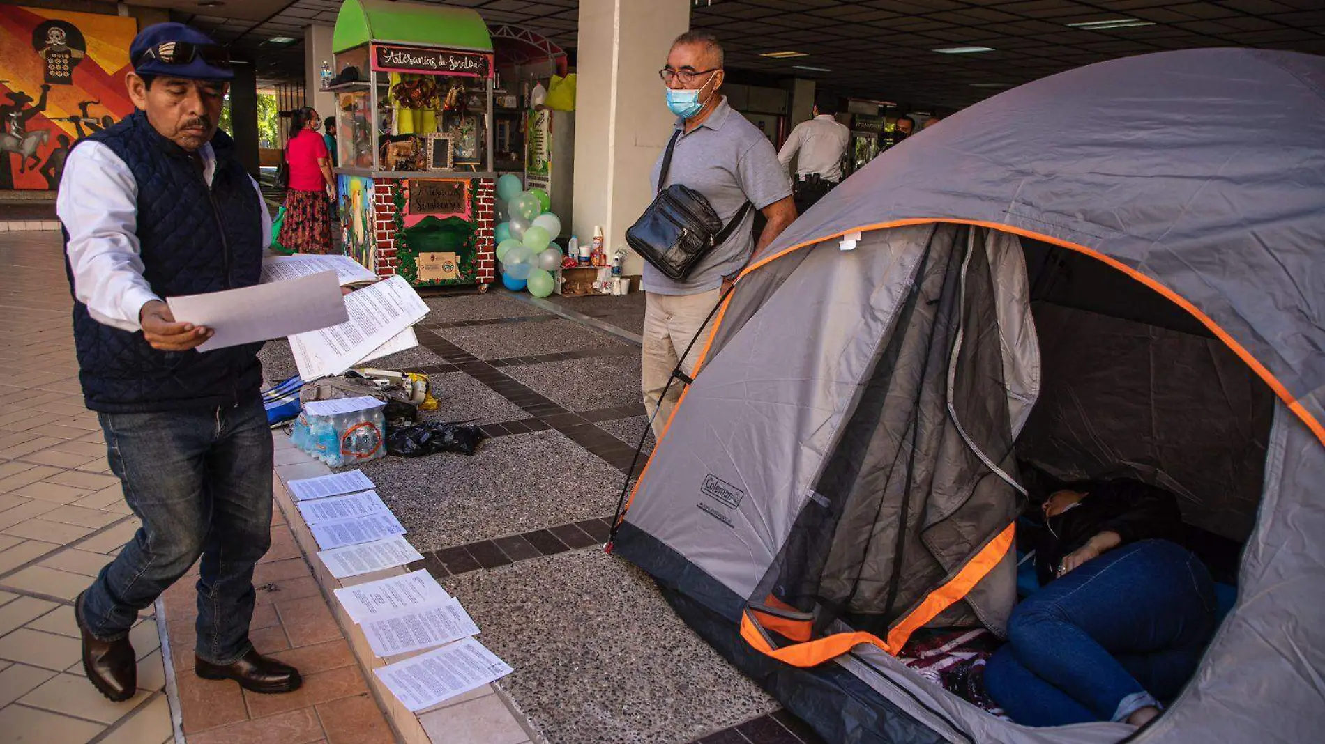 Trabajadores de la UAS